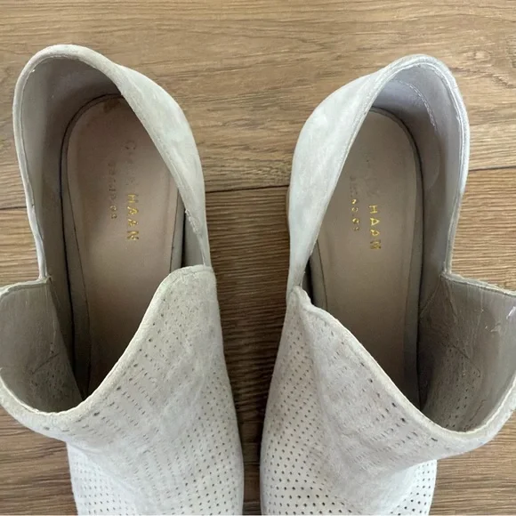 Cole Haan Suede Open‎ Toe Booties Beige Stacked Heel Perforated Women’s - Picture 3 of 7